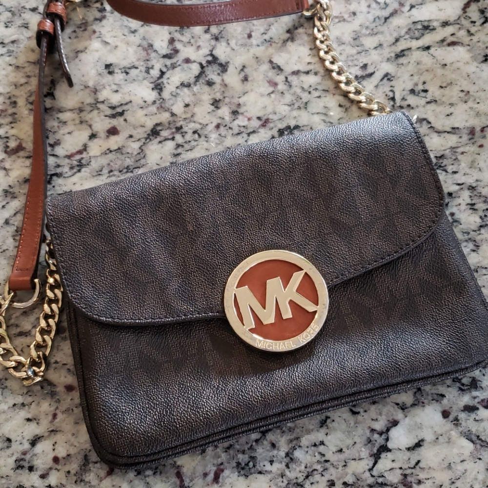 Mk purse  9 x 6.5